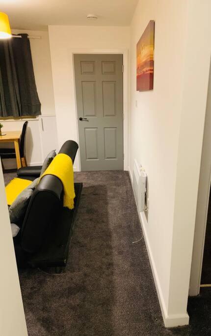 City Blessed Apartment 1 With Free Parking 노스쉴즈 외부 사진