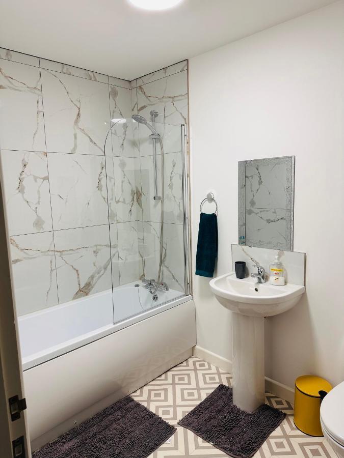 City Blessed Apartment 1 With Free Parking 노스쉴즈 외부 사진